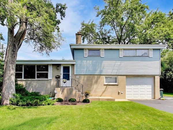 1115 Pfingsten Road, Glenview, IL 60025