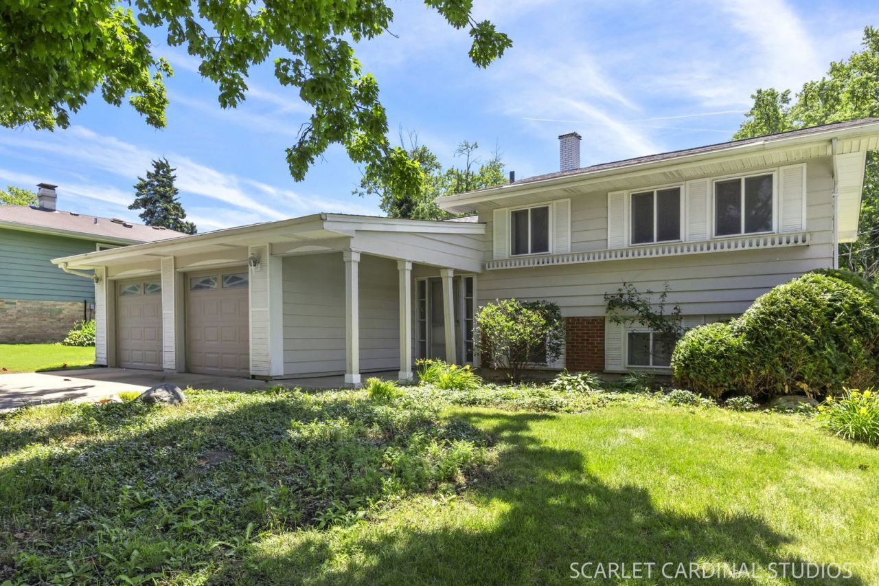 21W061 Kensington Road , Lombard, IL 60148
