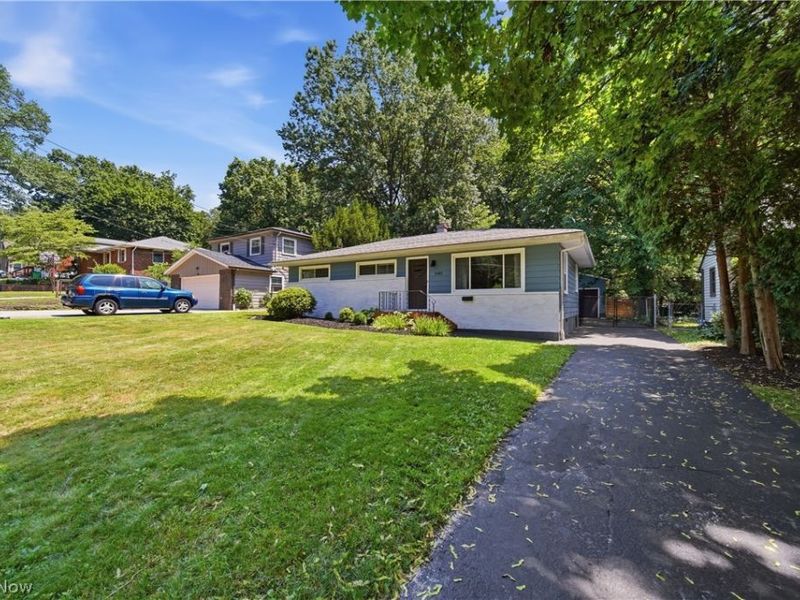 3085 Englewood Drive, Stow, OH 44224 Photo 2