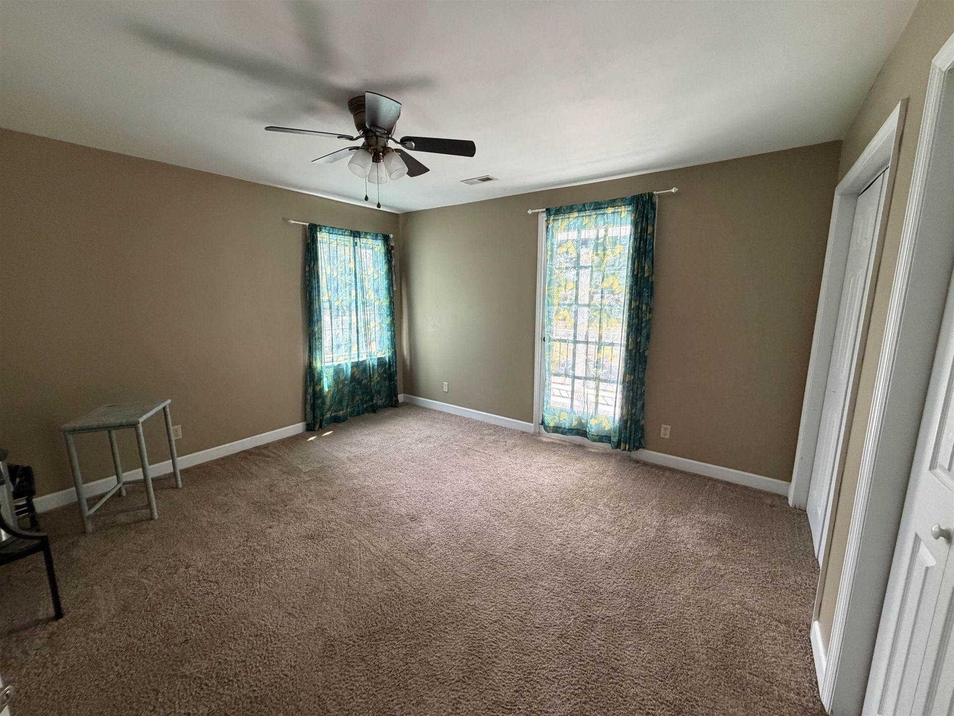 609 S Beech Ave.  Photo 16