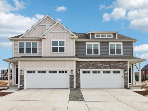 945 Lagom Way, Oconomowoc, WI 53066