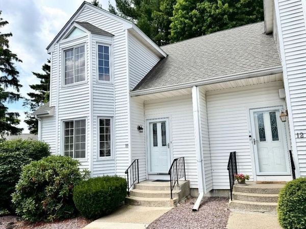27 Church St, Unit 11, Weymouth, MA 02189