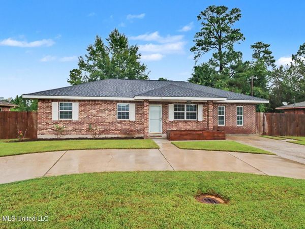 645 Union Street, Bay Saint Louis, MS 39520