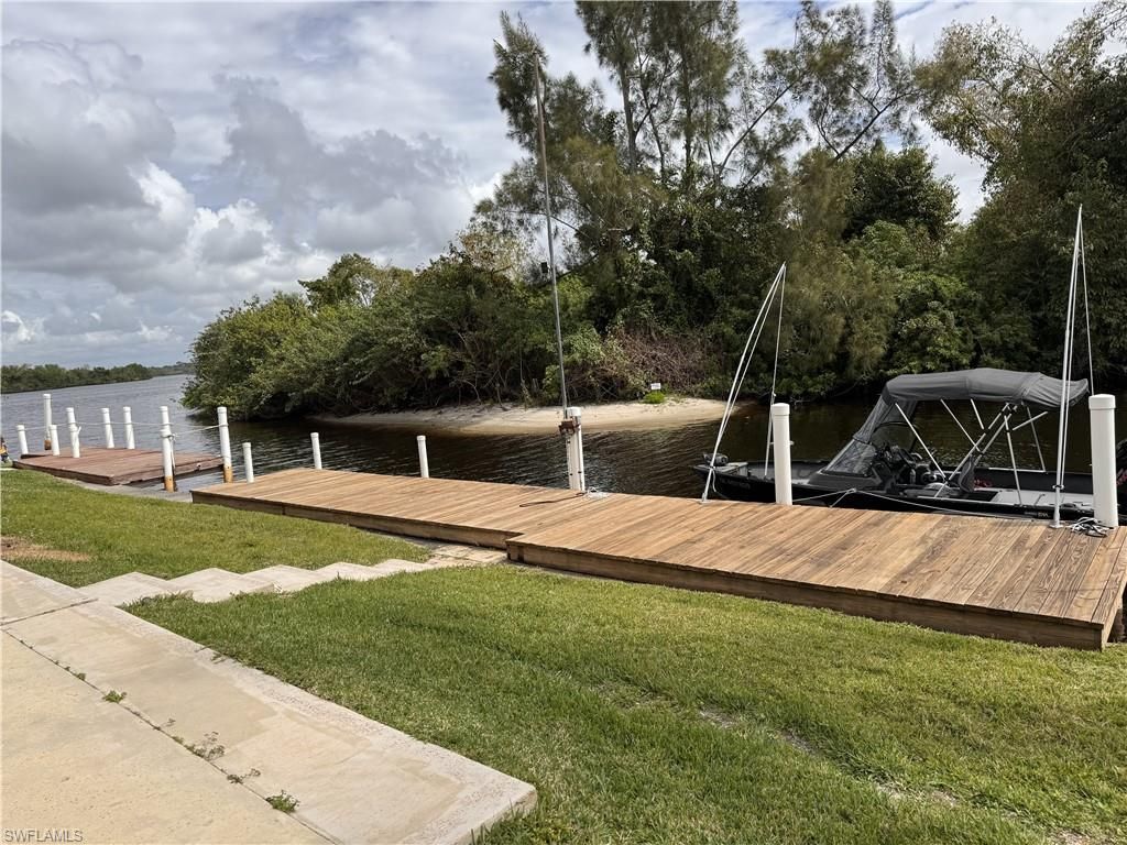 350 Shoreland Dr , Fort Myers, FL 33905 Photo