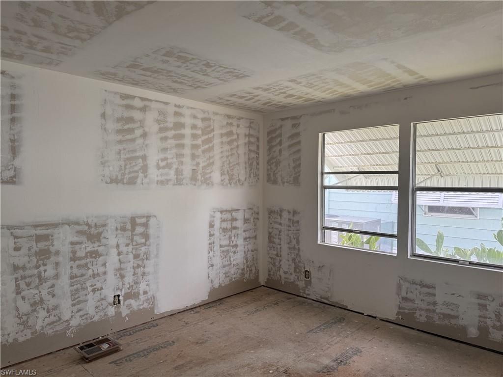 350 Shoreland Dr , Fort Myers, FL 33905 Photo