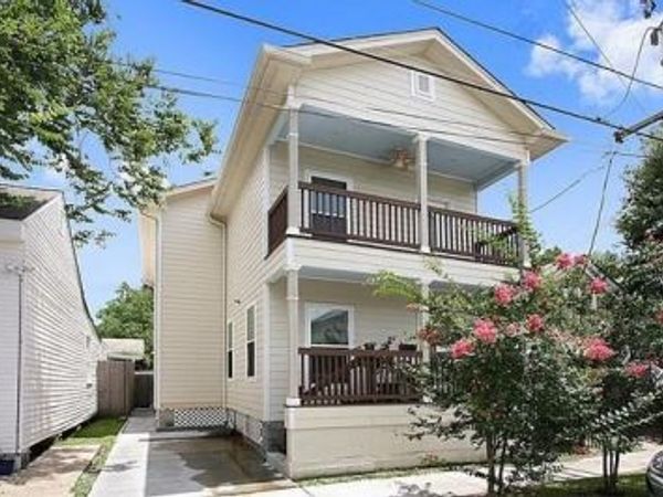 925 HILLARY Street , New Orleans, LA 70118