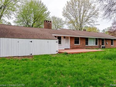 6881 W DARTMOOR Road, West Bloomfield Twp, MI 48322