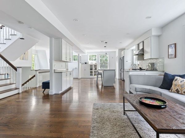 157 Cypress St, Unit 2, Brookline, MA 02445
