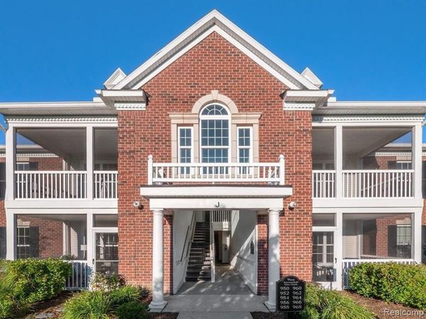 964 W Summerfield Glen Circle, Unit 96, Ann Arbor, MI 48103