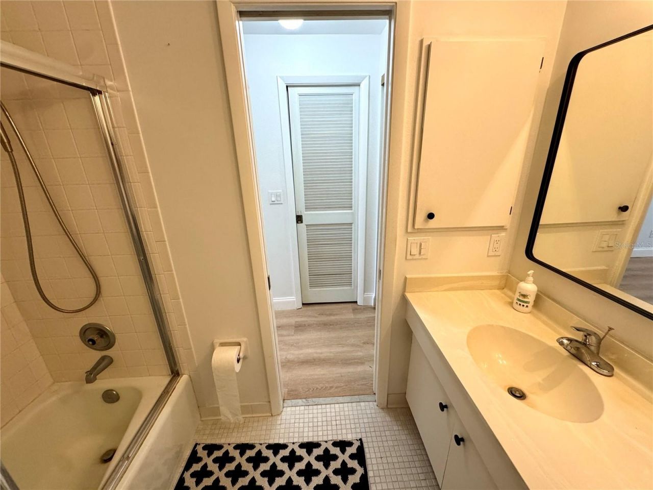 6999 W Country Club Drive N, Unit 225, Sarasota, FL 34243 Photo