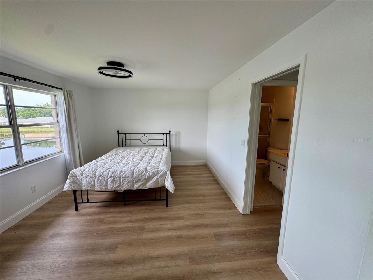 6999 W Country Club Drive N, Unit 225, Sarasota, FL 34243 Photo