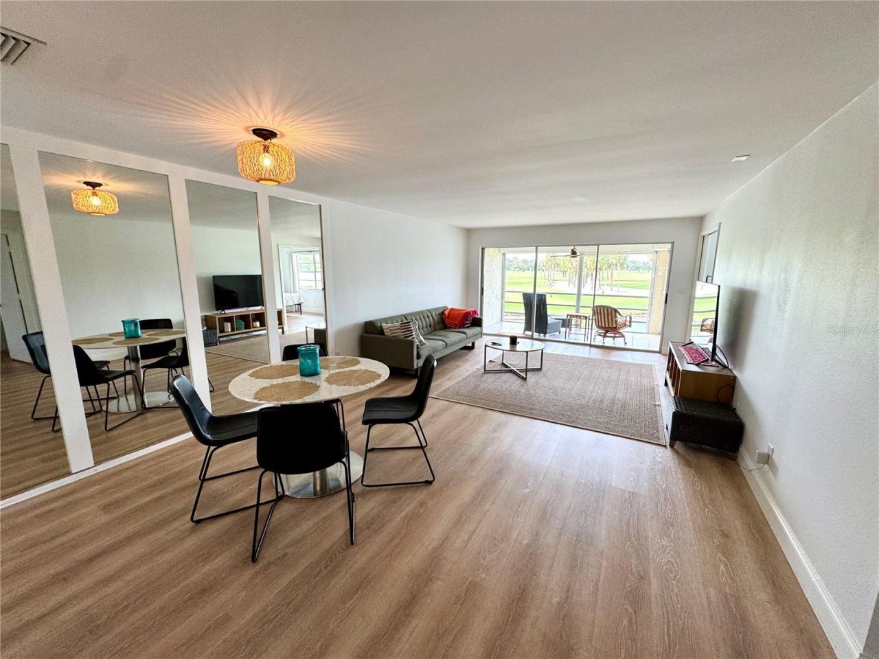 6999 W Country Club Drive N, Unit 225, Sarasota, FL 34243 Photo