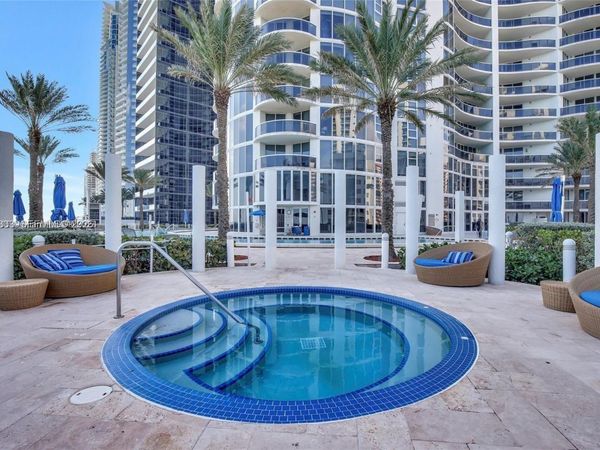 17201 Collins Ave , Unit 2502, Sunny Isles Beach, FL 33160