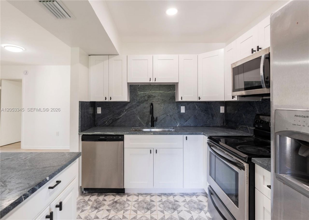 20260 NE 3rd Ct , Unit 2, Miami, FL 33179 Photo