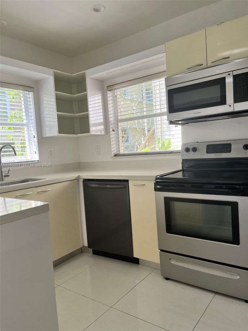 833 W 39th St , Unit 2, Miami Beach, FL 33140 Photo