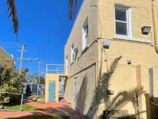 101 SE 2nd St , Unit 2, Dania Beach, FL 33004
