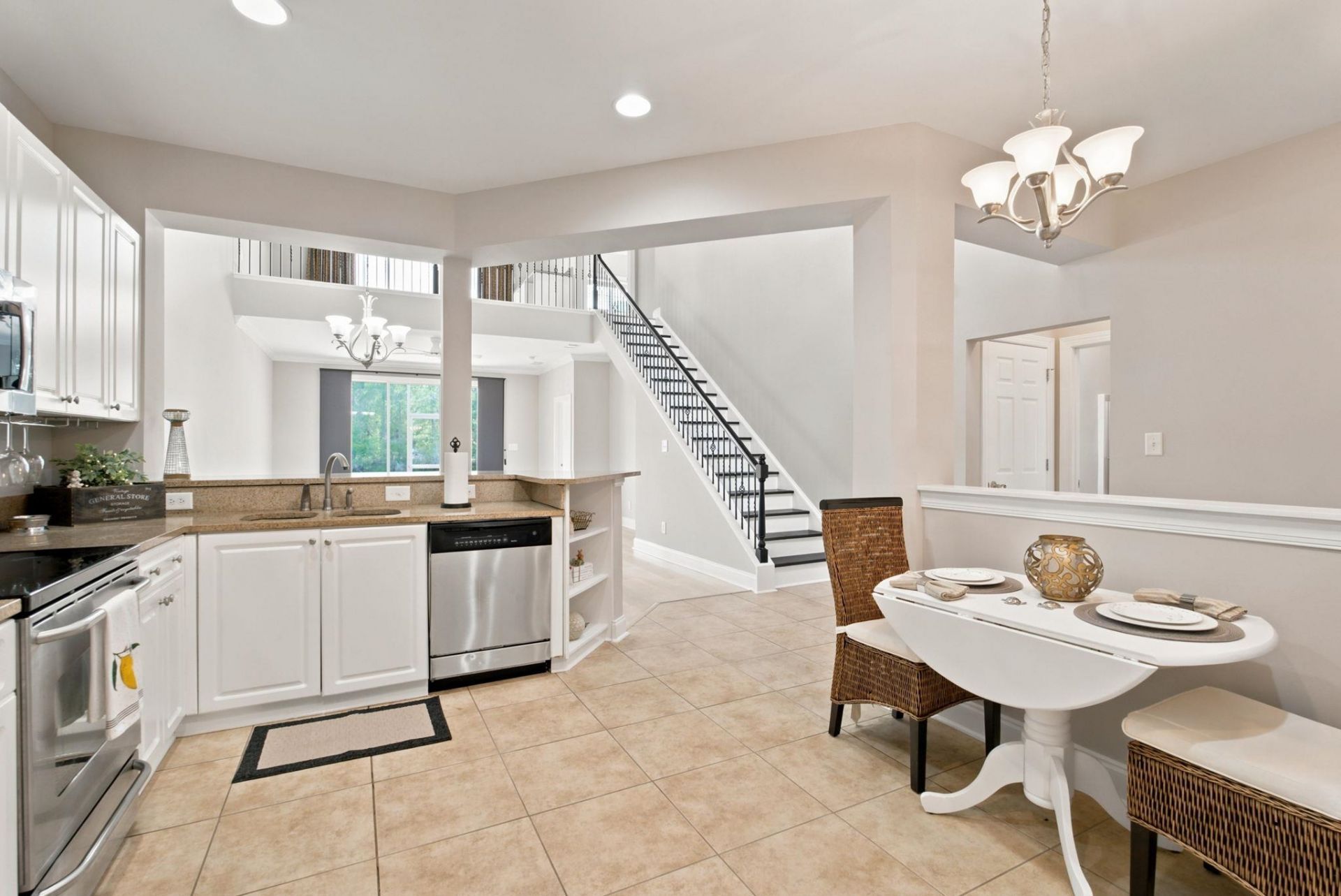 4488 Girvan Dr. Photo 11