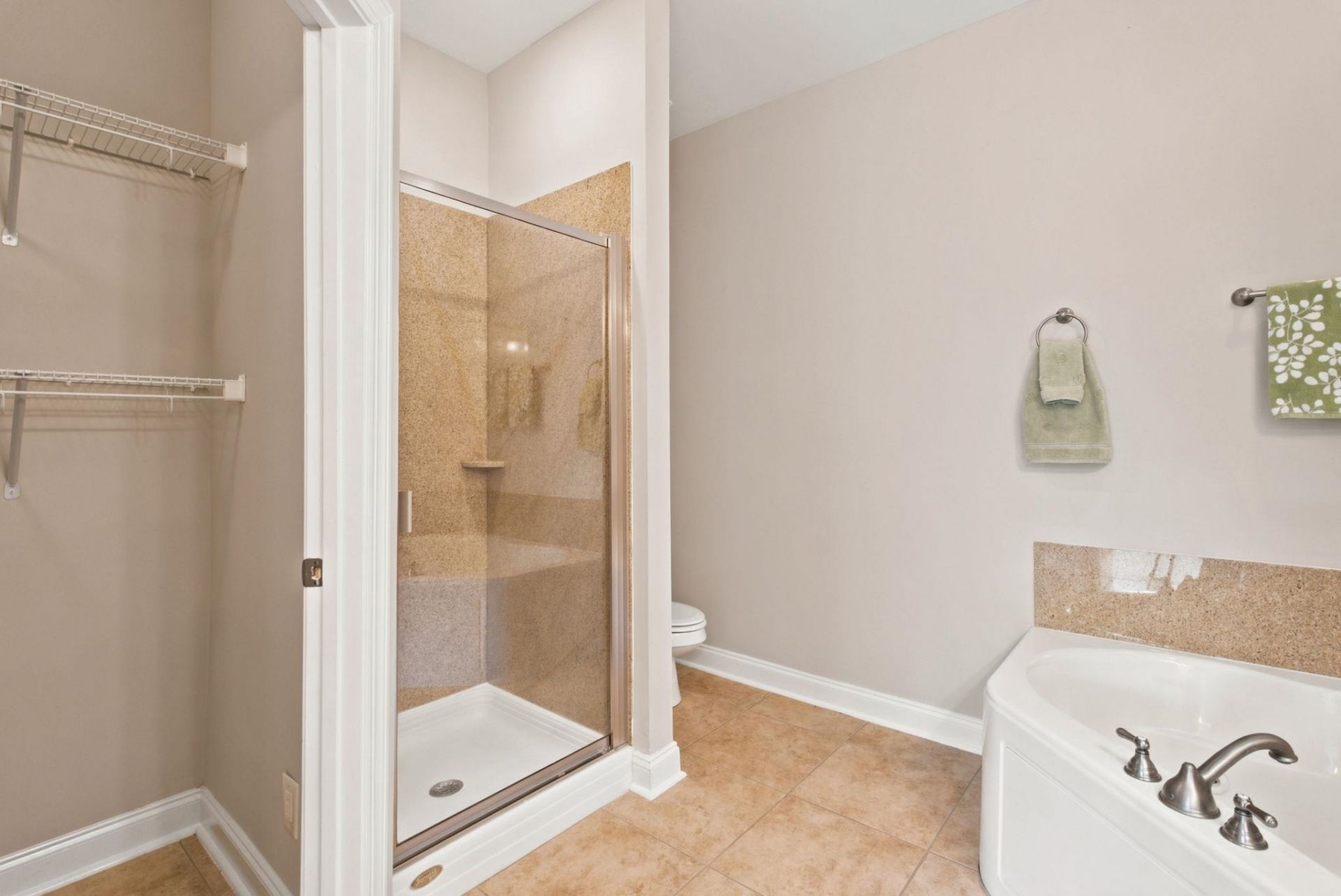 4488 Girvan Dr. Photo 26