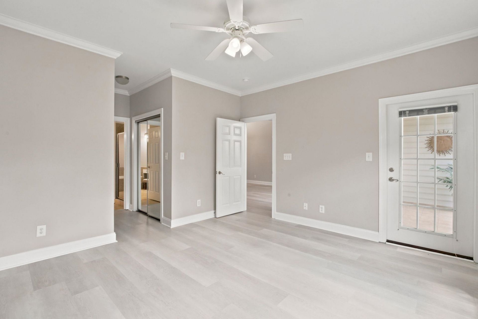 4488 Girvan Dr. Photo 33