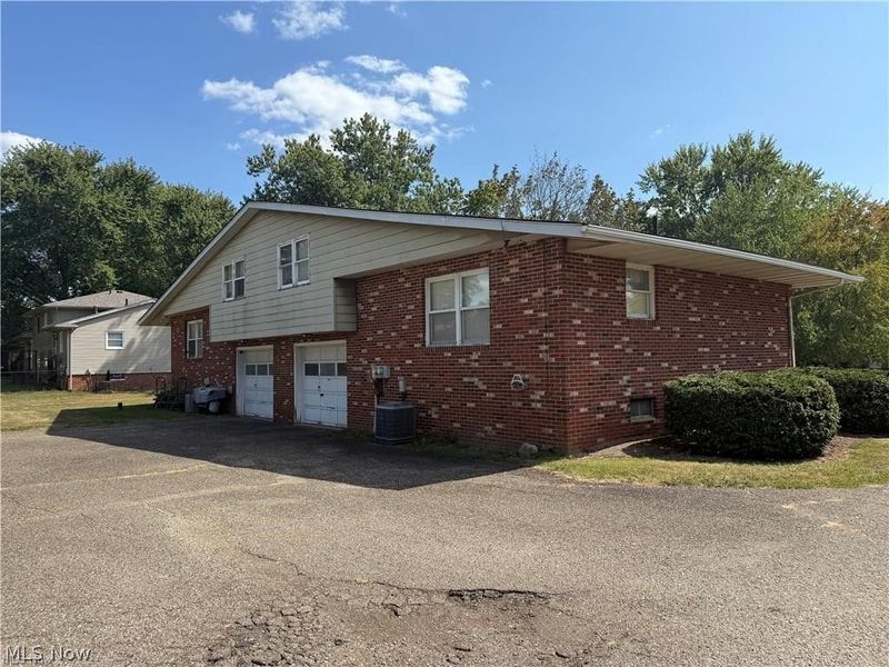6640 Palmer Drive NW, Canton, OH 44718 Photo 2