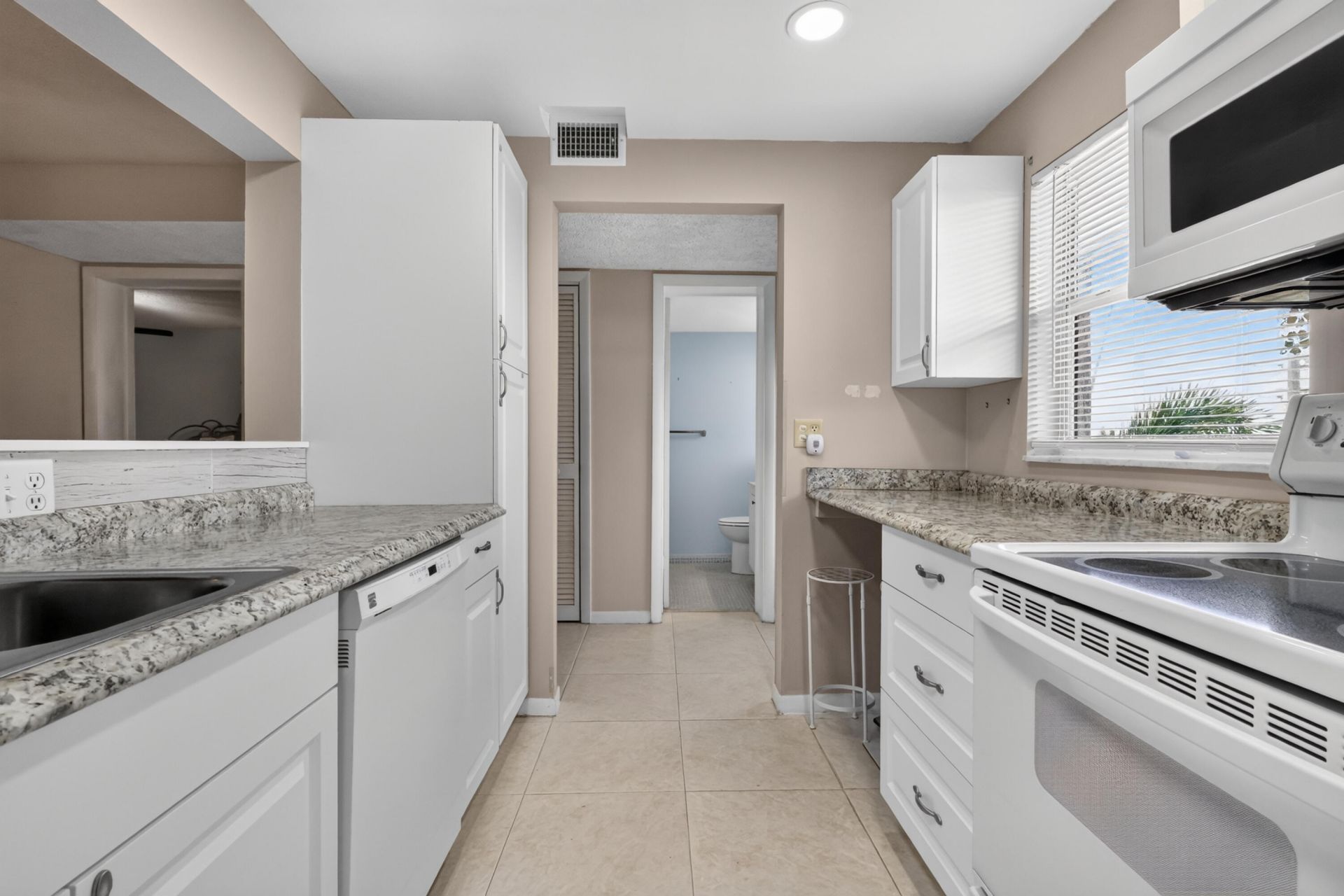 300 NE 26th Avenue, Unit 408, Boynton Beach, FL 33435 Photo