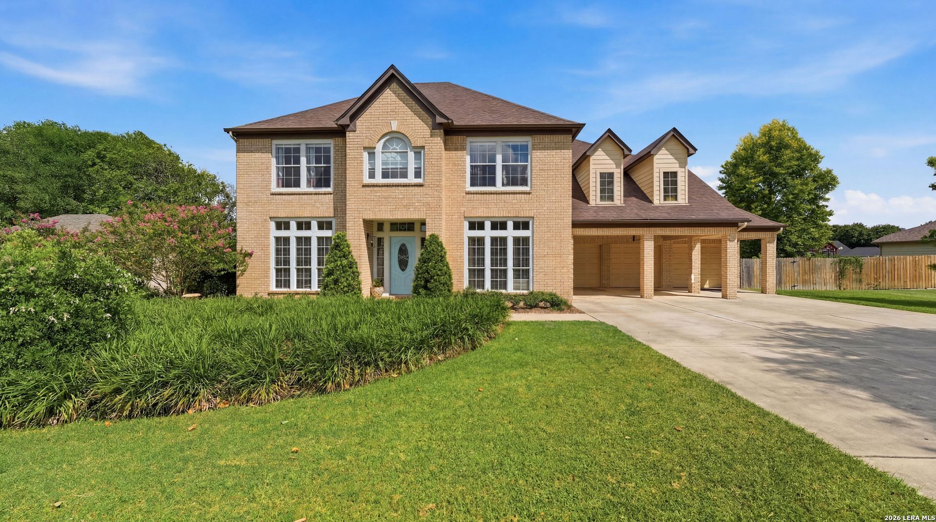 257 Las Brisas Blvd, Seguin, TX 78155 Main Photo