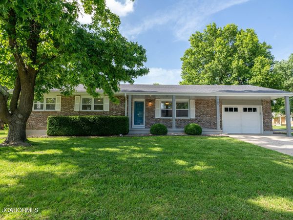 705 PROCTOR DRIVE, California, MO 65018