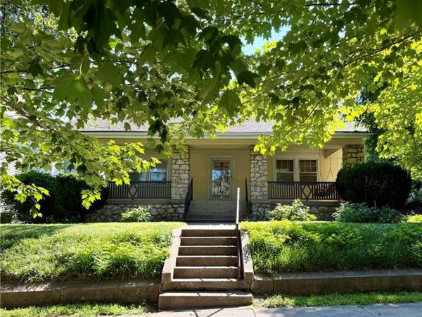 1011 S 5th Street, Leavenworth, KS 66048
