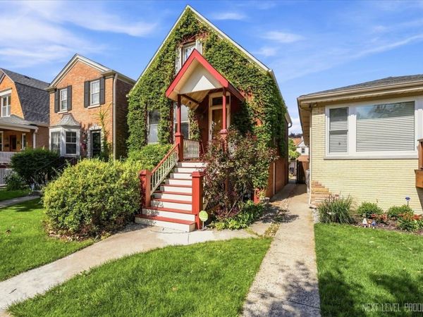 1137 S East Avenue , Oak Park, IL 60304