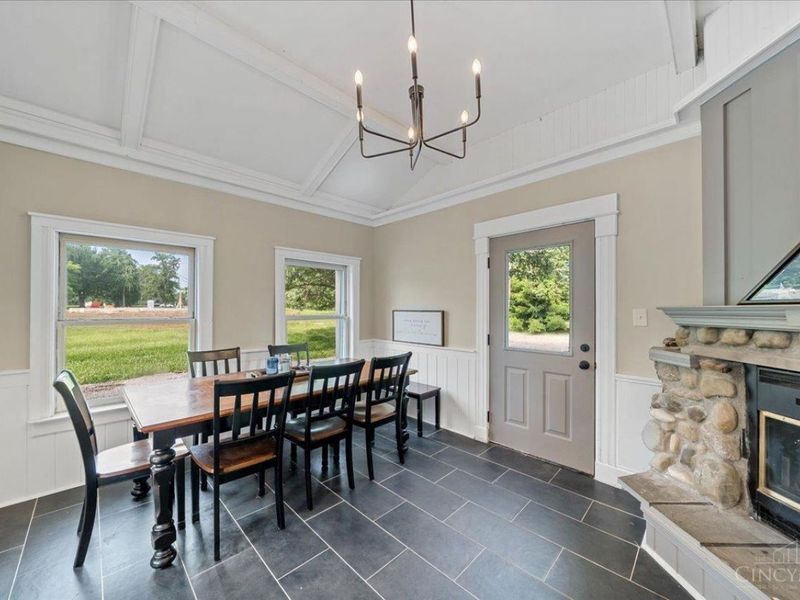 6699 Loveland Miamiville Road, Miami Twp, OH 45140 Photo 3