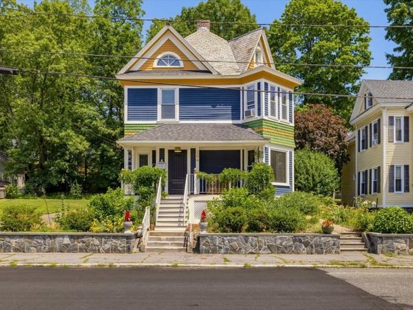 294 Wentworth Ave, Lowell, MA 01852