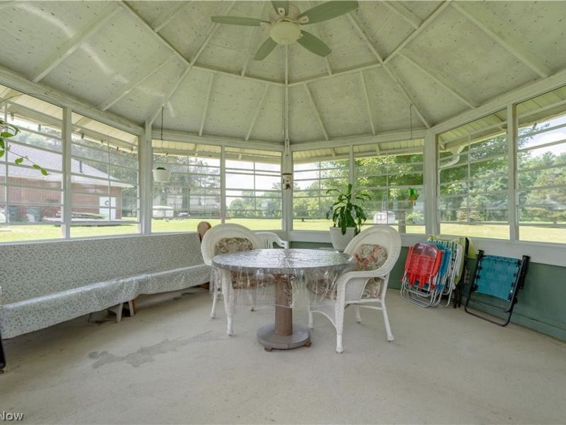 8463 Schubert Avenue NE, Alliance, OH 44601 Photo 10