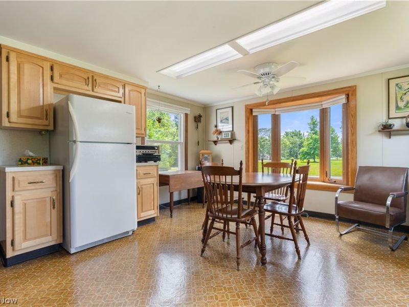 8463 Schubert Avenue NE, Alliance, OH 44601 Photo 20