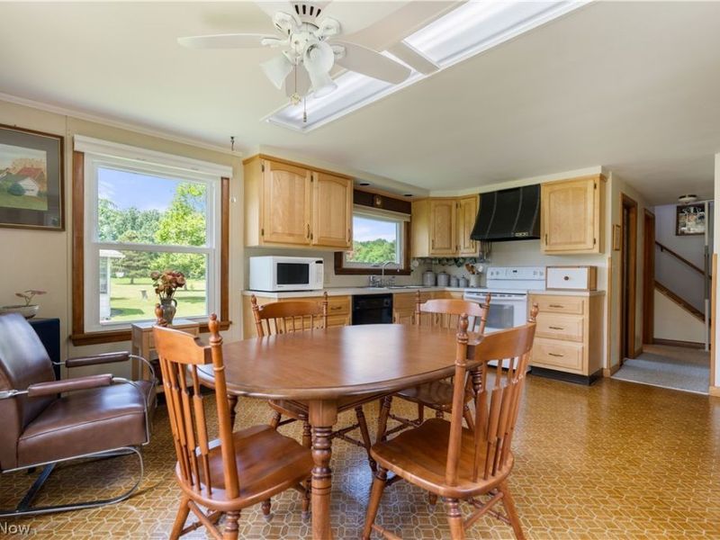 8463 Schubert Avenue NE, Alliance, OH 44601 Photo 21