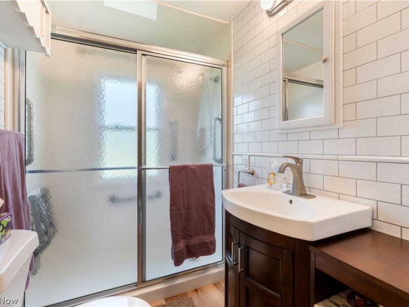 8463 Schubert Avenue NE, Alliance, OH 44601 Photo 24