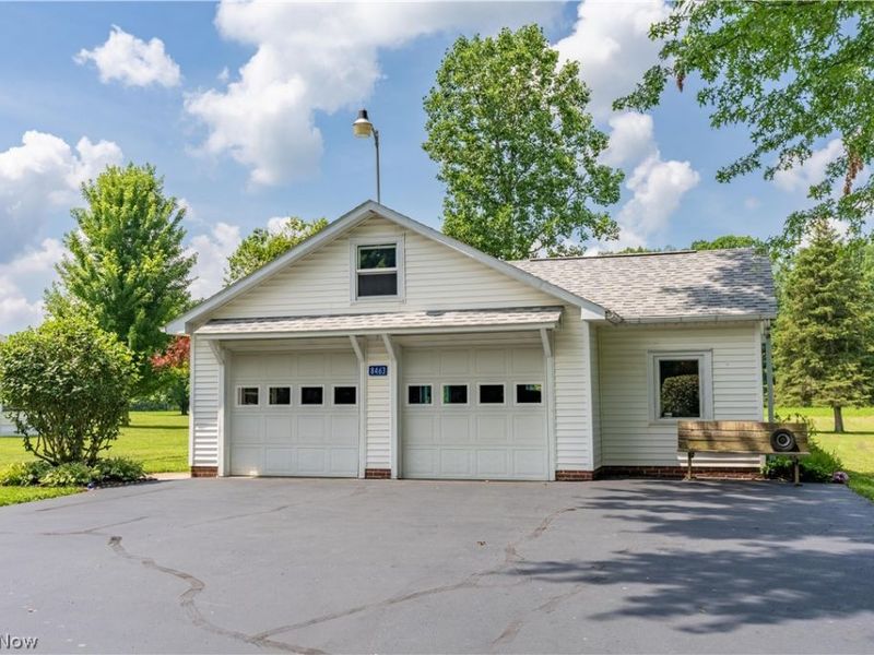 8463 Schubert Avenue NE, Alliance, OH 44601 Photo 3
