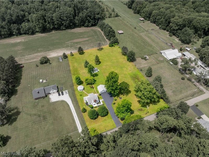 8463 Schubert Avenue NE, Alliance, OH 44601 Photo 4