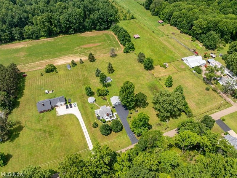 8463 Schubert Avenue NE, Alliance, OH 44601 Photo 5