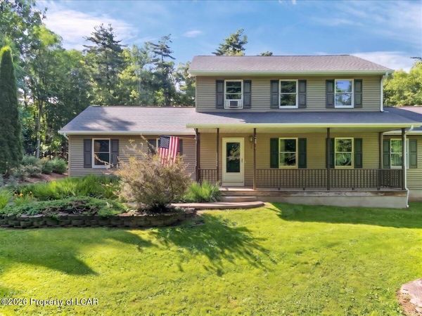 1305 Meeker Road, Dallas, PA 18612