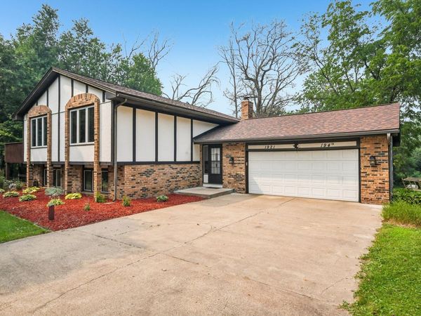 1921 194th Avenue NE, Cedar, MN 55011