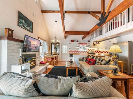 8861 Glen Drive, South Lake Tahoe, CA 96150 Photo