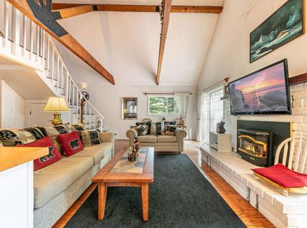 8861 Glen Drive, South Lake Tahoe, CA 96150 Photo