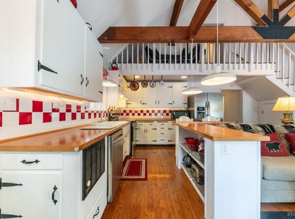 8861 Glen Drive, South Lake Tahoe, CA 96150 Photo