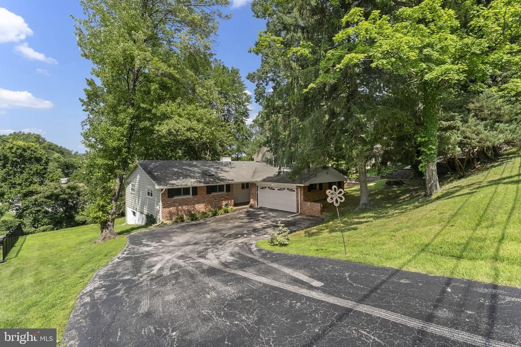 262 LANTERN LANE, GULPH MILLS, PA 19428