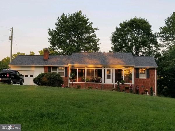 90 PARRISH LANE, KENTS STORE, VA 23084