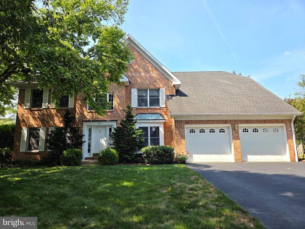 200 STURBRIDGE DRIVE , WYOMISSING, PA 19610
