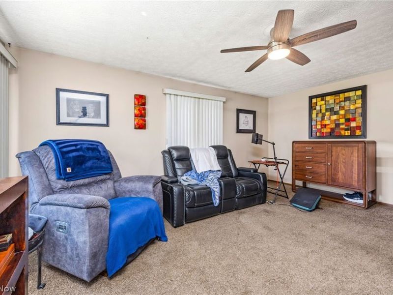 260 Hazelwood Avenue, Barberton, OH 44203 Photo 4