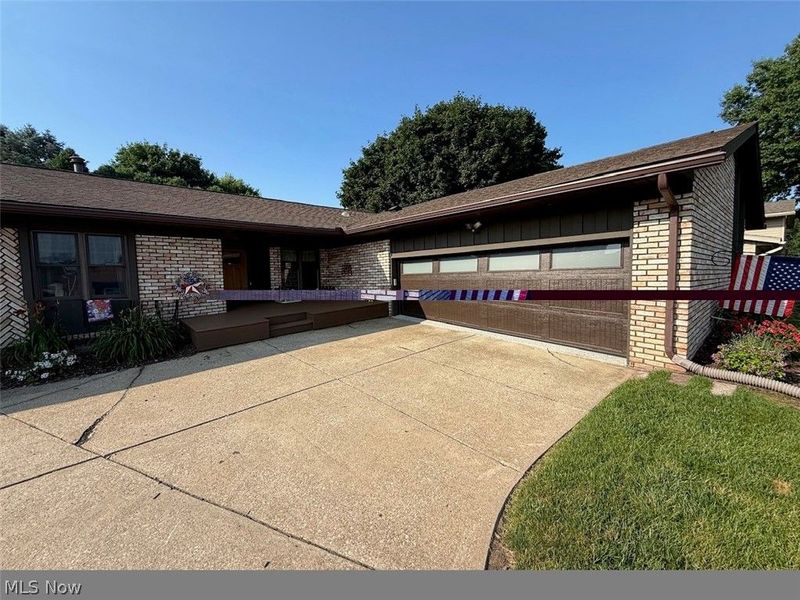 112 Karns Drive , Dover, OH 44622 Photo 2