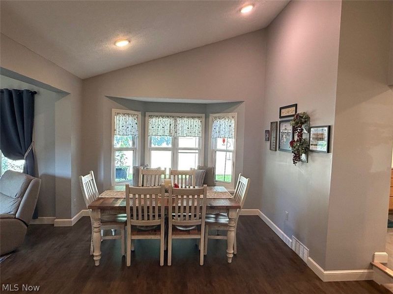 112 Karns Drive , Dover, OH 44622 Photo 9