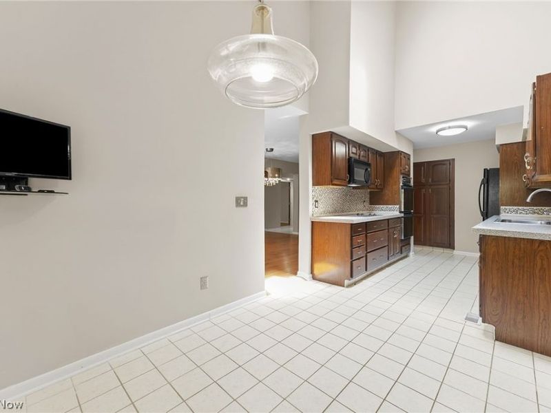 25818 Fairmount Boulevard, Beachwood, OH 44122 Photo 17